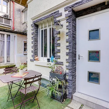 House - Maison Entière Et Son Jardin - Rare à * Paris