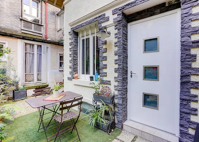 House - Maison Entiere Et Son Jardin - Rare A * Paris