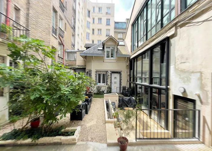 House - Maison Entiere Et Son Jardin - Rare A *